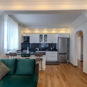 buradan rezervasyon yapın