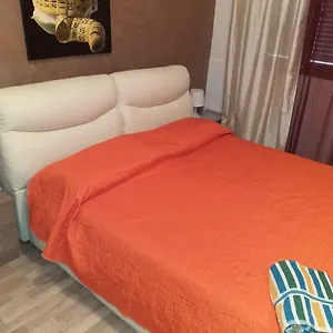 Bed&fly Near Airport Fontanarossa Bagno Privato In Couette-café